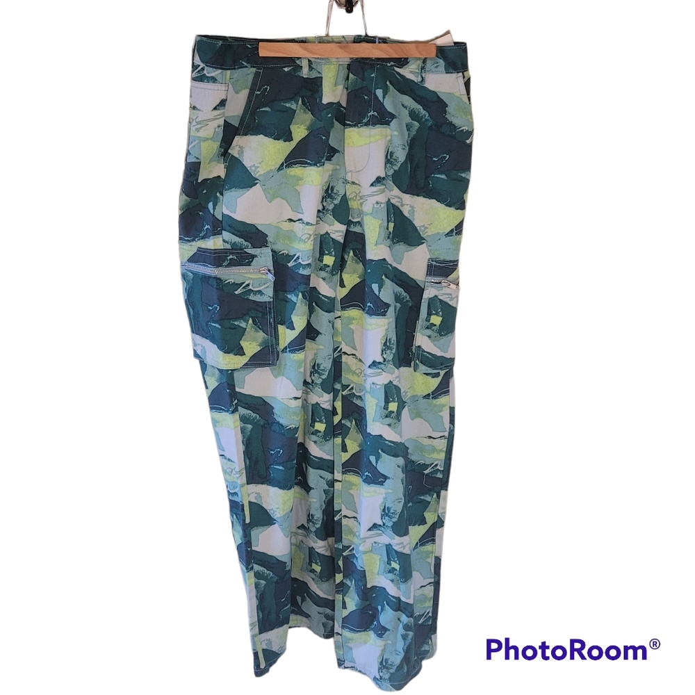 Forever 21 shades of  green  peacock/multi long woven pants with pockets.